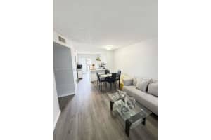 5290 W 21st Ct APT 301, Hialeah, FL 33016, - MLS#A11985798