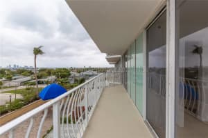 7601 Treasure Dr , North Bay Village, FL 33141 - MLS#A11985808