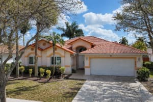 16898 Crestview Ln Weston, FL 33326 - MLS#A11985825