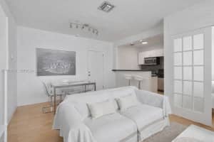 1001 7th St APT 202, Miami Beach, FL 33139, - MLS#A11985882