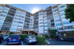 1100 St Charles Pl, Pembroke Pines, FL 33026, - MLS#A11985904