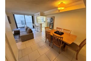 2625 Collins Ave APT 320, Miami Beach, FL 33140, - MLS#A11985932