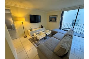 2625 Collins Ave APT 320, Miami Beach, FL 33140, - MLS#A11985932