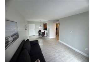 8075 Nw 7th St 403, Miami