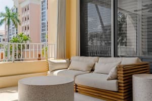 725 Crandon Blvd 203 Key Biscayne, FL 33149 - MLS#A11985978