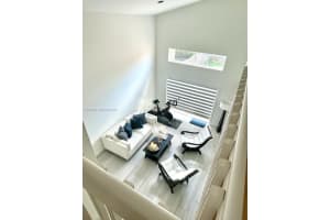 2484 Sw 177th Ter, Miramar