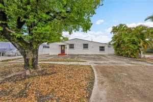210 E 59th St Hialeah, FL 33013 - MLS#A11985991