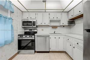 1020 Country Club Dr 305 Margate, FL 33063 - MLS#A11985999