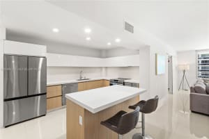 5825 Collins Ave APT 10E, Miami Beach, FL 33140, - MLS#A11986152