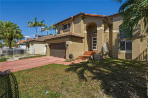 13237 Nw 11th St Miami, FL 33182 - MLS#A11986155