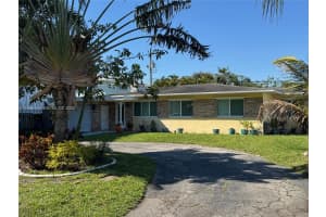 2355 Se 7th St Pompano Beach, FL 33062 - MLS#A11986163