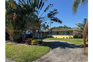 2355 Se 7th St Pompano Beach, FL 33062 - MLS#A11986163