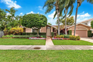 2011 Ne 211th Ter, Miami