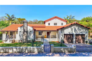 519 Alhambra Cir 0 Coral Gables, FL 33134 - MLS#A11986180