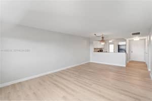 4800 Hillcrest Ln 408 Hollywood, FL 33021 - MLS#A11986219