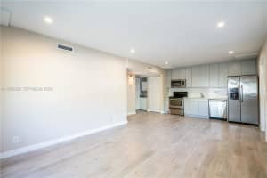 2400 26th St , Fort Lauderdale, FL 33305 - MLS#A11986229