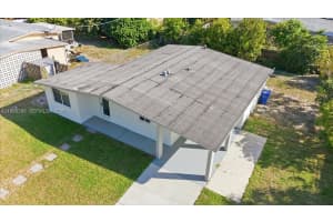 1400 Ne 43rd Ct 1400 Pompano Beach, FL 33064 - MLS#A11986265