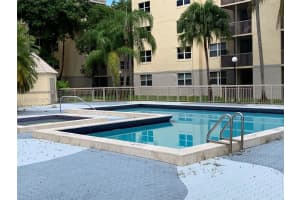 8215 Lake Dr 201 Doral, FL 33166 - MLS#A11986266