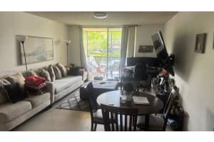 8215 Lake Dr 201 Doral, FL 33166 - MLS#A11986266