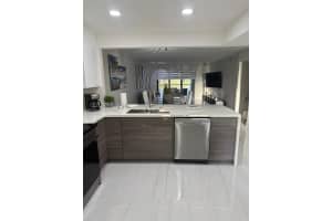 436 Lakeview Dr 205 Weston, FL 33326 - MLS#A11986301