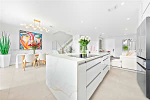 7827 Nw 116th Ave Doral, FL 33178 - MLS#A11986314