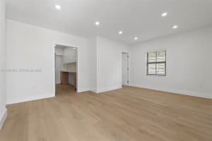 1060 Nw 35th Ct 1060 Miami, FL 33125 - MLS#A11986350