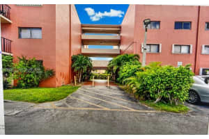 8095 8th St , Miami, FL 33126 - MLS#A11986377