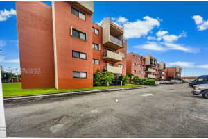 8095 8th St , Miami, FL 33126 - MLS#A11986377