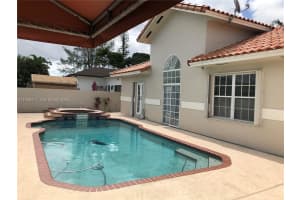 661 Ne 4th Pl Hialeah, FL 33010 - MLS#A11986477