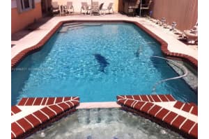 661 Ne 4th Pl Hialeah, FL 33010 - MLS#A11986477