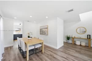 192 W Forest Oak Cir Davie, FL 33325 - MLS#A11986489