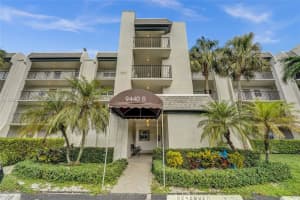 9440 Poinciana Pl 108, Davie
