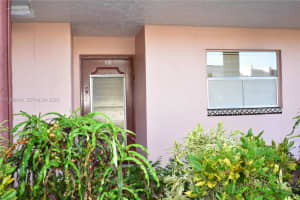 9561 Sunrise Lakes Blvd 106, Sunrise