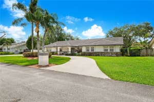 10422 SW 121st St, Miami, FL 33176, - MLS#A11986660