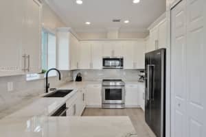 1121 Ne 14th Ave 1121 Fort Lauderdale, FL 33304 - MLS#A11986728