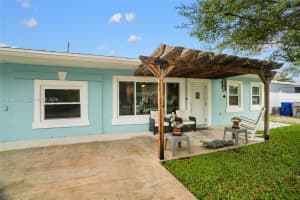 2810 Ne 11th Ter Pompano Beach, FL 33064 - MLS#A11986745