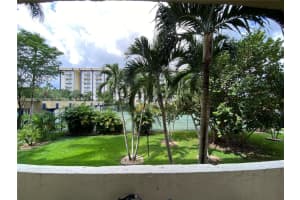 4550 Nw 9th St 215e, Miami