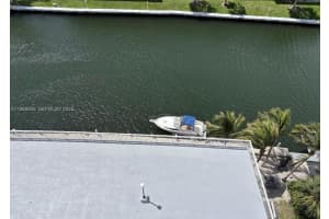 427 Golden Isles Dr 10d Hallandale Beach, FL 33009 - MLS#A11986806