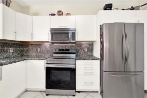 2050 Madeira Dr Weston, FL 33327 - MLS#A11986920