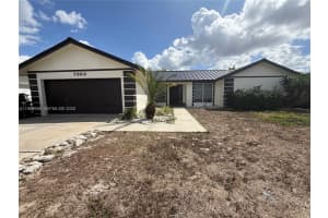 7328 Pebble Beach Rd, Fort Myers