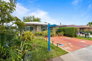 720 Nw 4th St Hallandale Beach, FL 33009 - MLS#A11986962