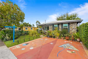 720 Nw 4th St Hallandale Beach, FL 33009 - MLS#A11986962