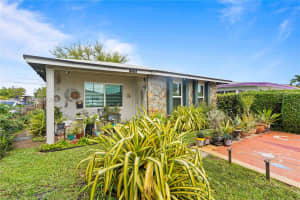 720 Nw 4th St Hallandale Beach, FL 33009 - MLS#A11986962