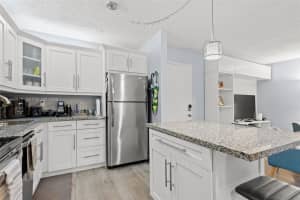 10709 W Clairmont Cir 111 Tamarac, FL 33321 - MLS#A11986977