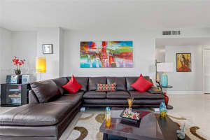 4330 Hillcrest Dr 619 Hollywood, FL 33021 - MLS#A11987041