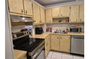 200 Ashbury Rd 307 Hollywood, FL 33024 - MLS#A11987049