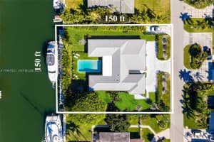 424 Alamanda Dr Hallandale Beach, FL 33009 - MLS#A11987051