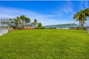 895 Nw 45th Ave Miami, FL 33126 - MLS#A11987085