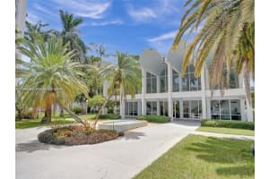 488 Nw 165th St Rd B-408, Miami