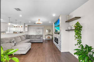 9841 Nw 24th St Coral Springs, FL 33065 - MLS#A11987131